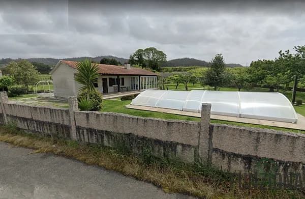 Finca de recreo de 0,32 ha en venta en Ribadumia, Pontevedra
