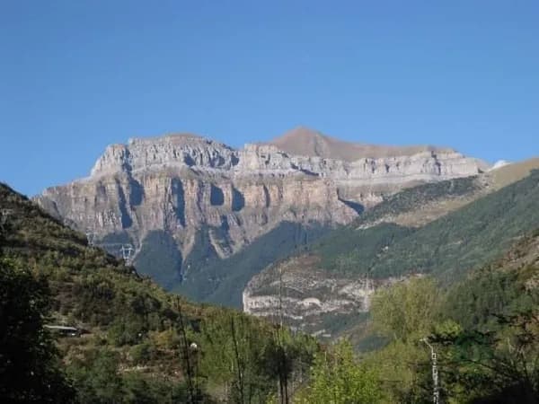 Casa de 0,03 ha en venta en Fanlo, Huesca