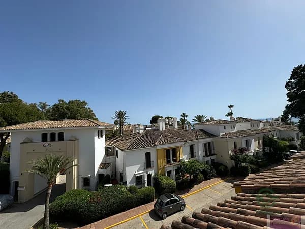 Casa de 0,022 ha en venta en Estepona, Málaga