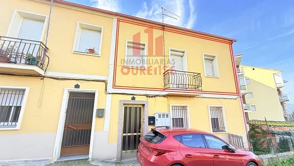 Casa de 0,0057 ha en venta en Ourense, Orense