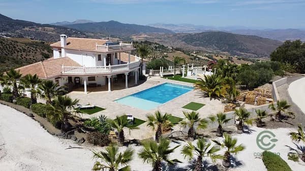 Finca de recreo de 2,8 ha en venta en Casarabonela, Malaga