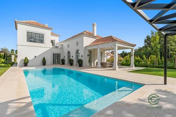 Casa de 0,1164 ha en venta en Marbella, Malaga