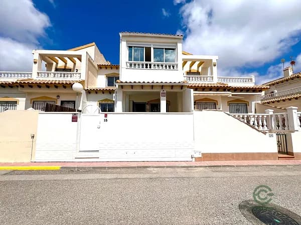 Casa de 0,009 ha en venta en Orihuela, Alicante