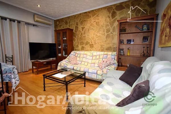 Casa de 0,0225 ha en venta en Paterna, Valencia