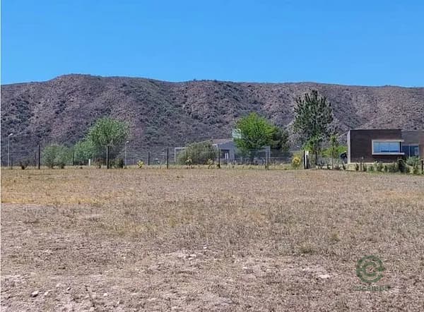Terreno urbano de 0,11 ha en venta en Córdoba