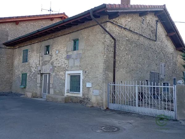 Casa de 0,0542 ha en venta en Ullibarri-vina, Alava