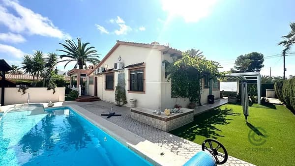 Casa de 0,0764 ha en venta en Cabo roig, Alicante