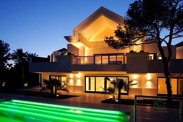 Casa de 0,2025 ha en venta en Marbella, Malaga