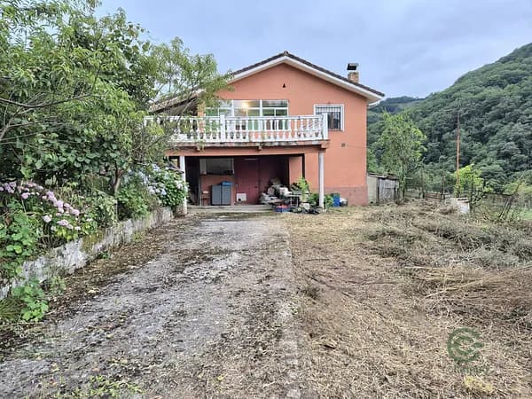Finca rústica de 0,1 ha en venta en Belmonte de miranda, Asturias
