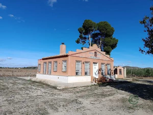 Finca rústica de 2,3 ha en venta en Yecla, Murcia