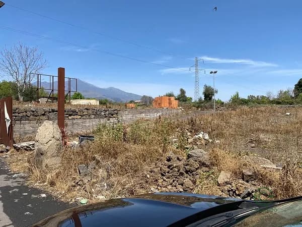 Finca agricola di 0,6 ha per vendita a Catania