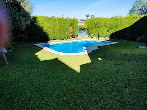 Casa de 0,08 ha en venta en Bormujos, Sevilla