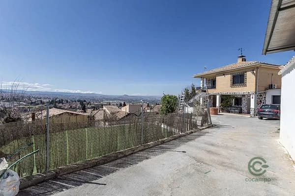 Casa de 0,1113 ha en venta en Monachil, Granada