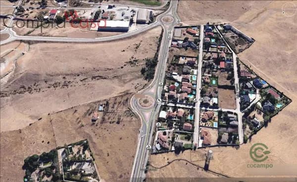 Terreno urbano de 0,2304 ha en venta en Palazuelos de eresma, Segovia