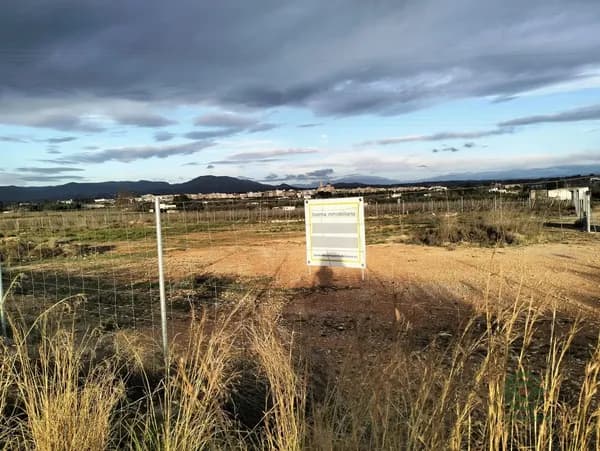 Finca rústica de 0,45 ha en venta en Cheste, Valencia