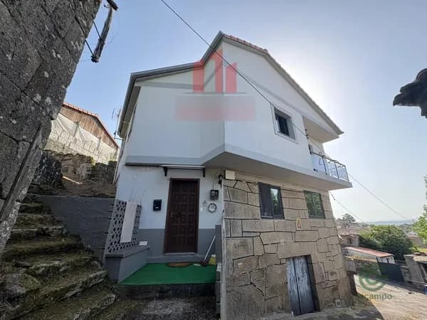Casa de 0,0091 ha en venta en Nogueira de ramuin, Orense