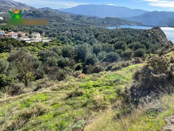 Finca agrícola de 0,43 ha en venta en Granada