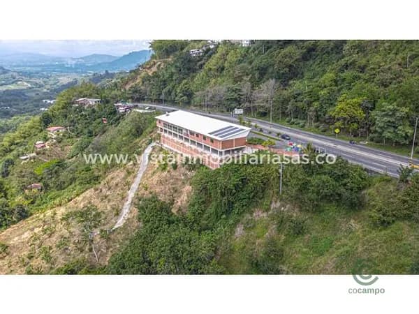 Nave industrial de 2 ha en venta en Caldas