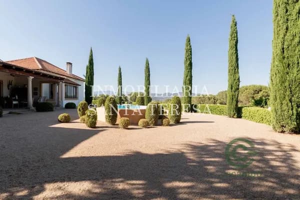 Finca rústica de 12 ha en venta en Madrid