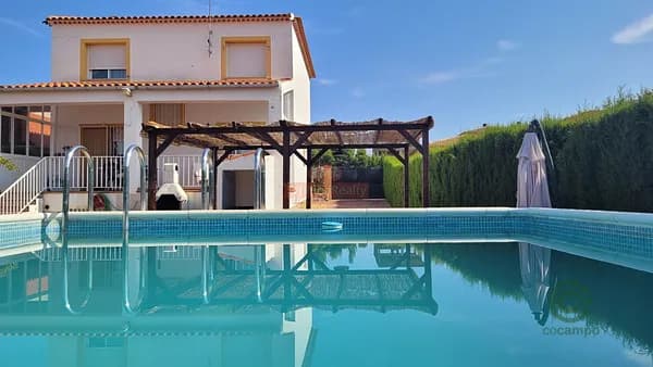 Casa de 0,05 ha en venta en Alcadozo, Albacete