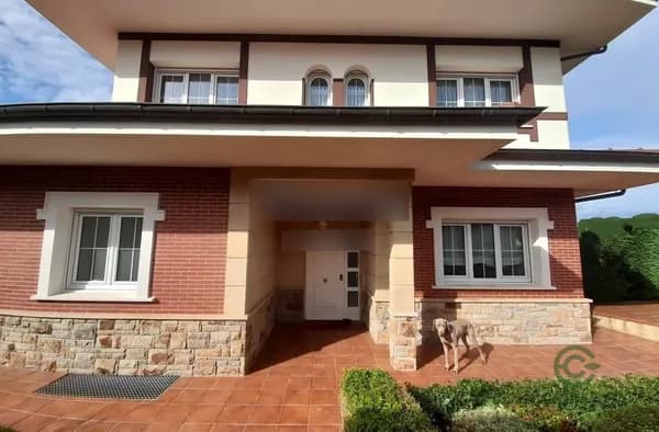 Casa de 0,0819 ha en venta en Sopelana, Bizkaia-vizcaya