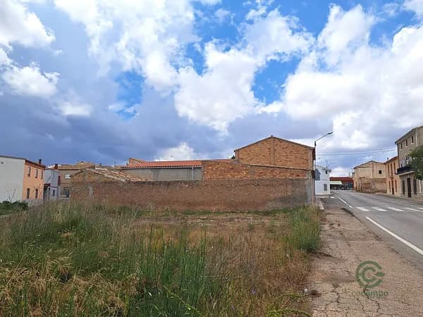 Terreno urbano de 0,0429 ha en venta en Requena, Valencia