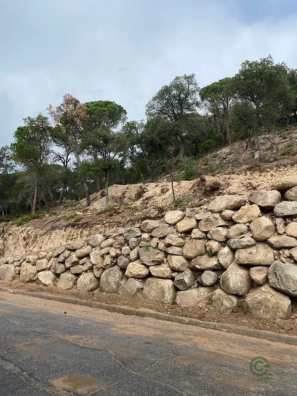 Terreno urbano de 0,14 ha en venta en Girona