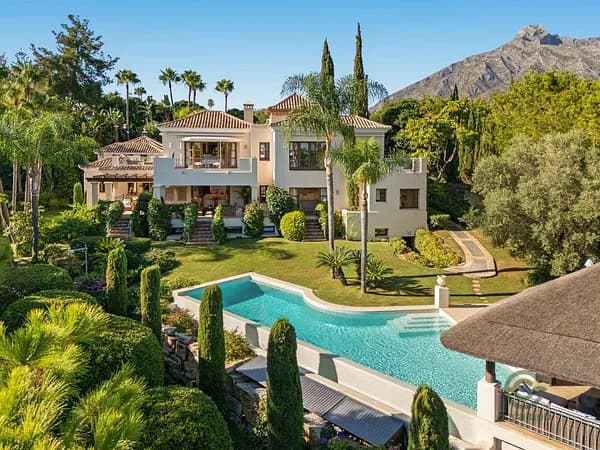 Casa de 0,1811 ha en venta en Marbella, Malaga