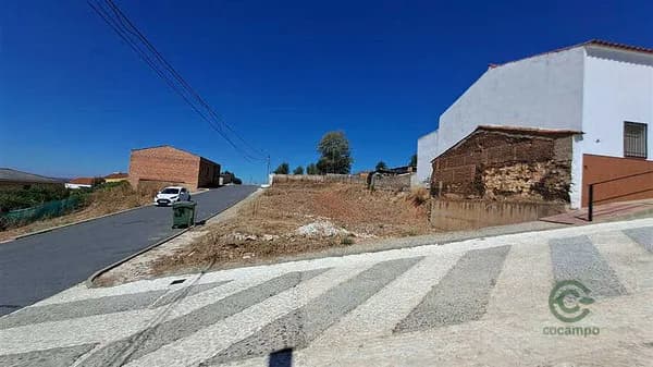 Casa de 0,0549 ha en venta en Rosal de la frontera, Huelva