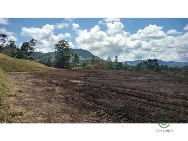 Terreno urbano de 0,25 ha en venta en Antioquia