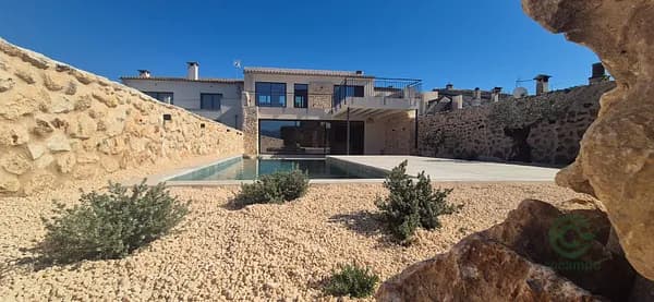 Finca rústica de 0,037 ha en venta en Llubí, Baleares