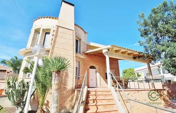 Casa de 0,1 ha en venta en Busot, Alicante