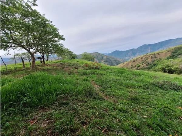 Terreno urbano de 0,3341 ha en venta en Antioquia