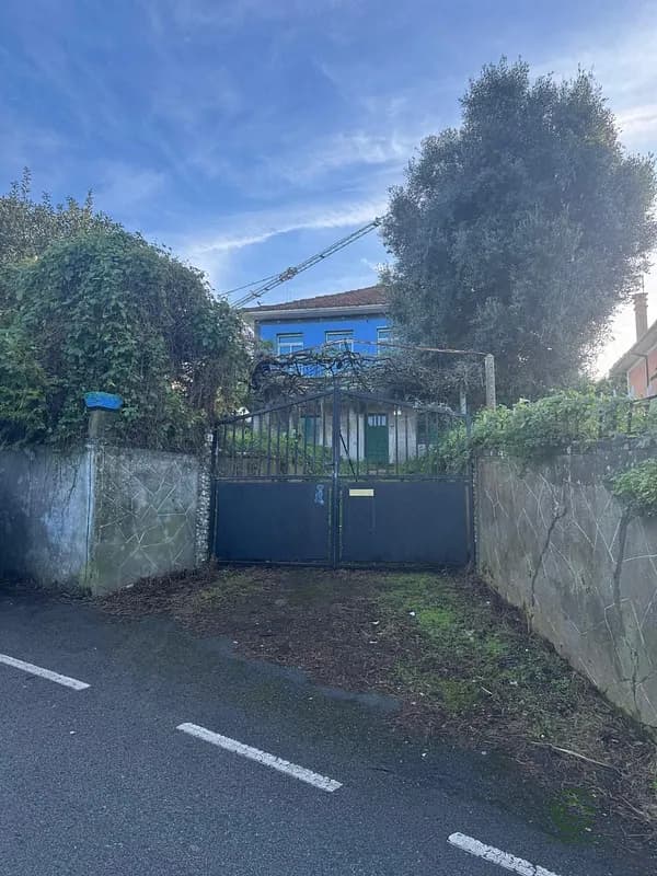 Casa de 0,0743 ha en venta en La coruña