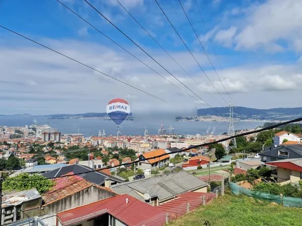 Casa de 0,0185 ha en venta en Vigo, Pontevedra