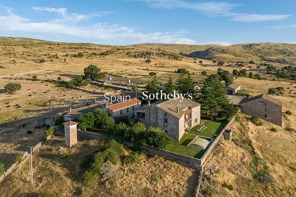 Finca rústica de 1100 ha en venta en Ávila