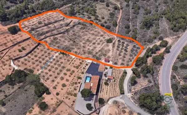 Finca agrícola de 1,0066 ha en venta en L'alcora, Castellon
