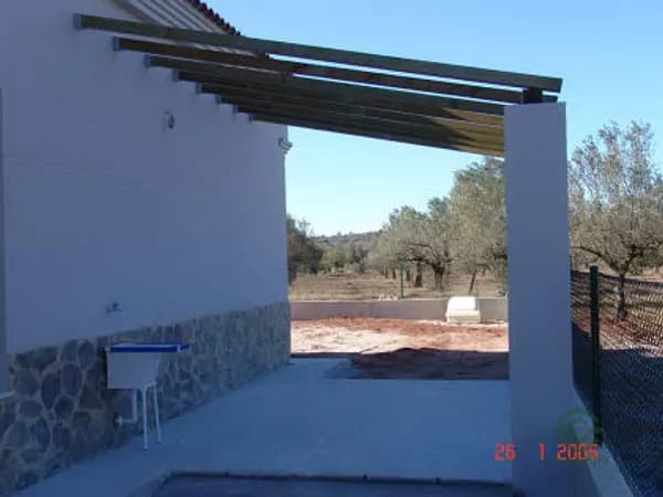 Casa de 0,085 ha en venta en Olocau, Valencia