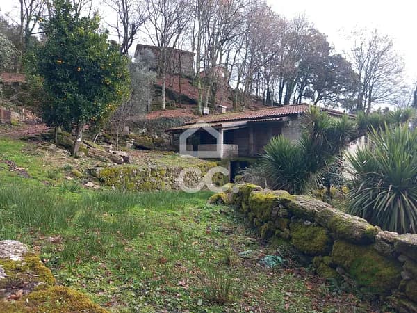 Finca rústica de 0,29 ha en venta en Rossas, Braga
