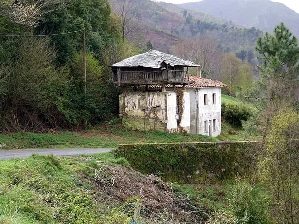 Finca de recreo de 0,08 ha en venta en Asturias