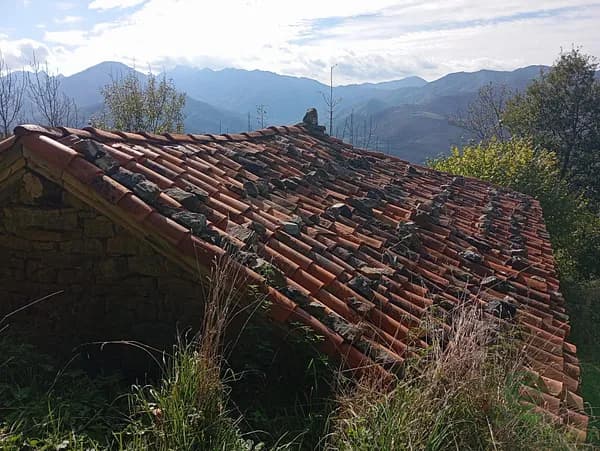 Finca de recreo de 0,1442 ha en venta en Quirós, Asturias