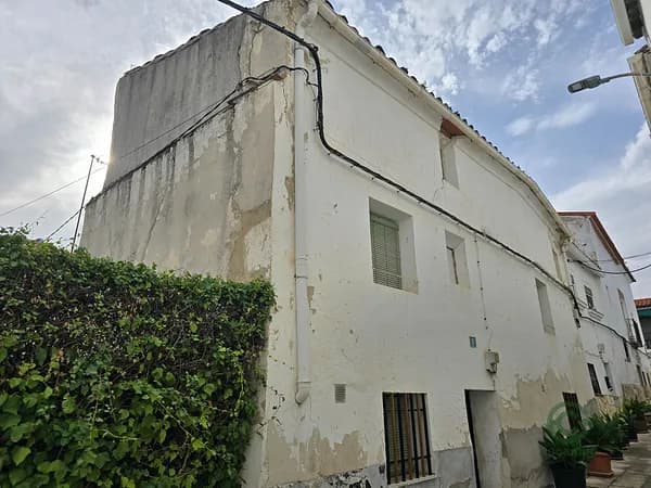 Casa de 0,01 ha en venta en Madrid