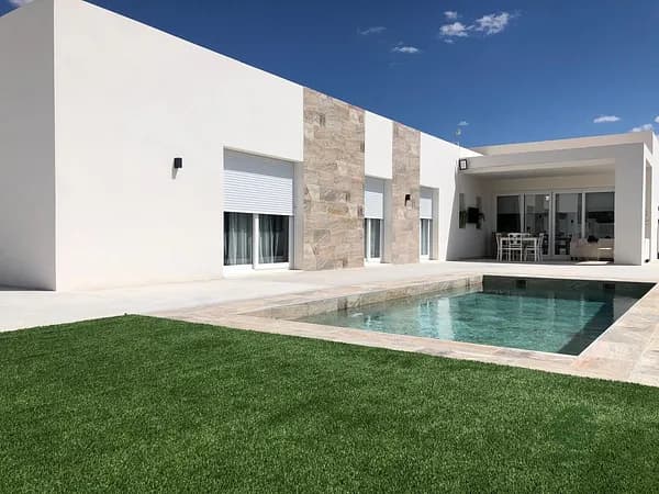 Finca de recreo de 1 ha en venta en Pinoso, Alicante