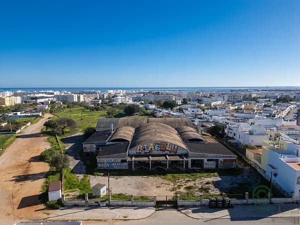 Terreno urbano de 0,918 ha en venta en Olhão, Algarve
