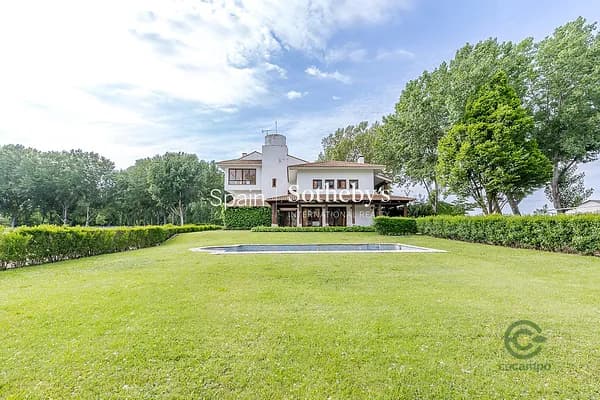 Finca rústica de 12 ha en venta en Madrid