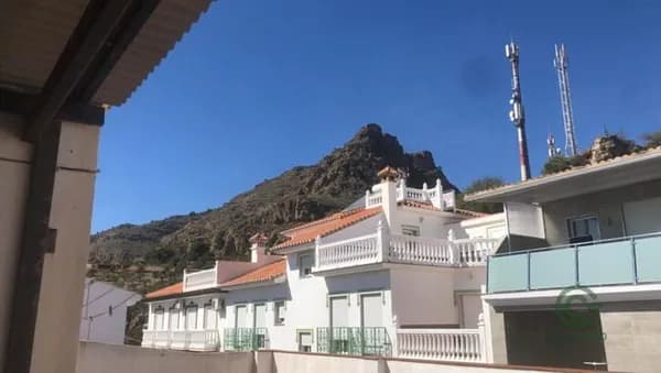 Casa de 0,0267 ha en venta en Alora, Malaga