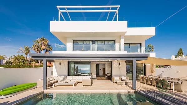 Casa de 0,075 ha en venta en Marbella, Malaga