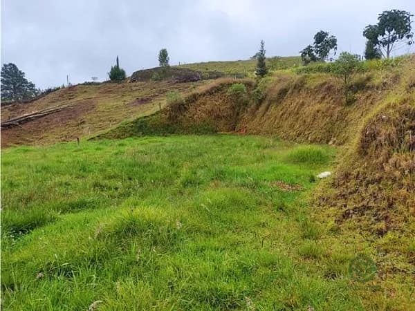 Terreno urbano de 0,4572 ha en venta en Antioquia