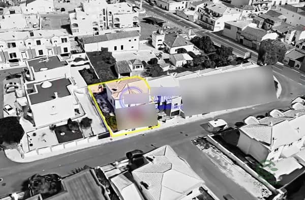 Casa de 0,0244 ha en venta en Alcantarilha, Algarve
