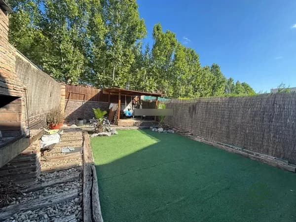 Casa de 0,0207 ha en venta en Villamediana de iregua, La rioja